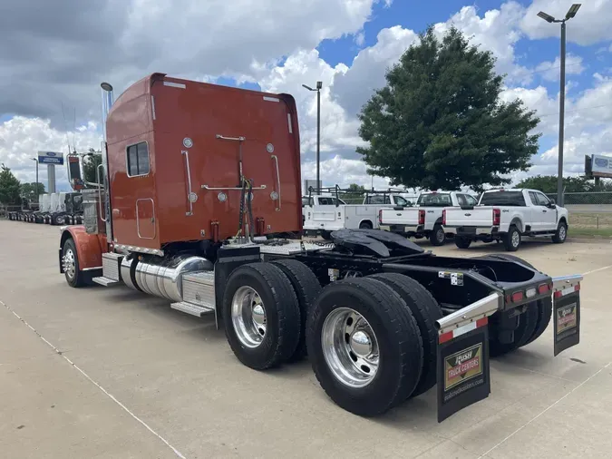 2023 Peterbilt 389