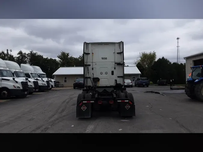 2022 International LT625