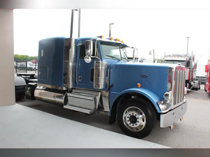 2023 Peterbilt 3898338caeb382b7fb217ed3964c7f2c081