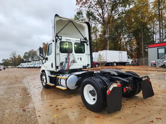 2018 FREIGHTLINER/MERCEDES CASCADIA 113