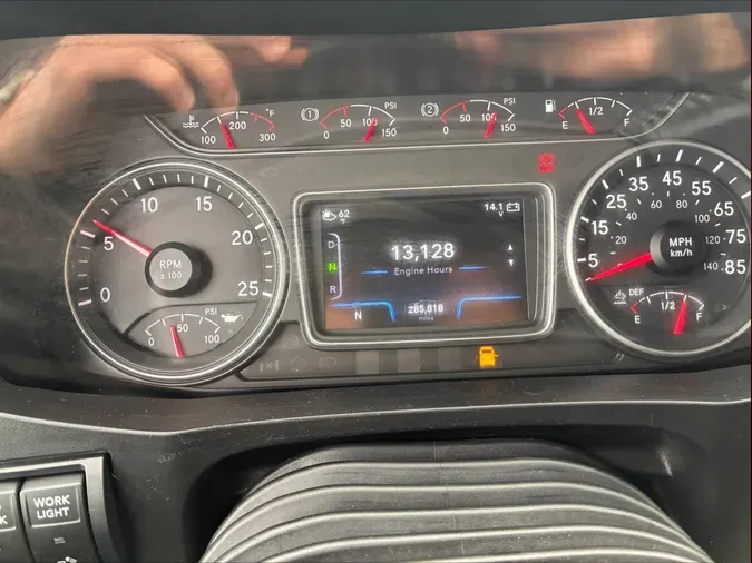 2022 International LT625