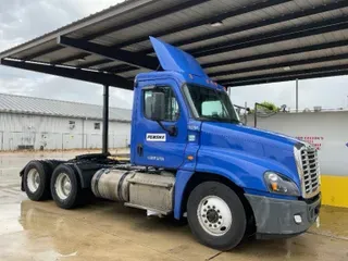 2016 FREIGHTLINER X12564ST