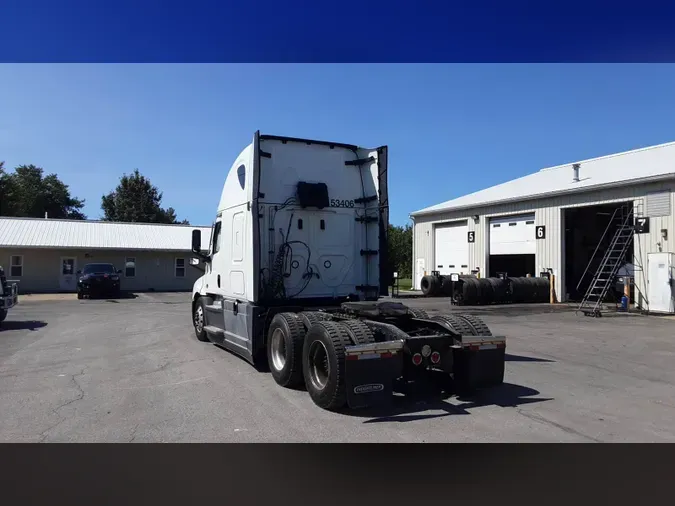 2022 Freightliner Cascadia 126