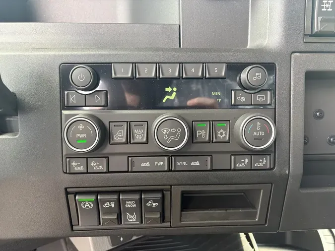 2026 VOLVO VNL64TV04