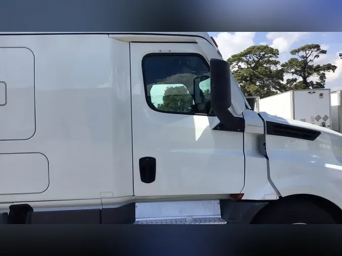 2022 Freightliner Cascadia 126