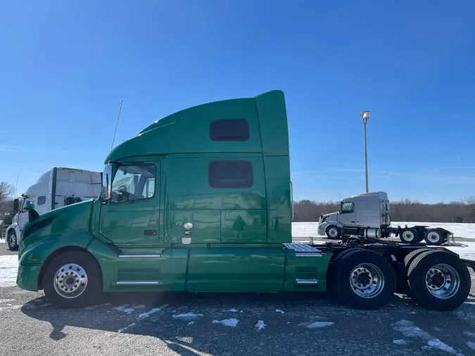 2020 VOLVO VNL64T860