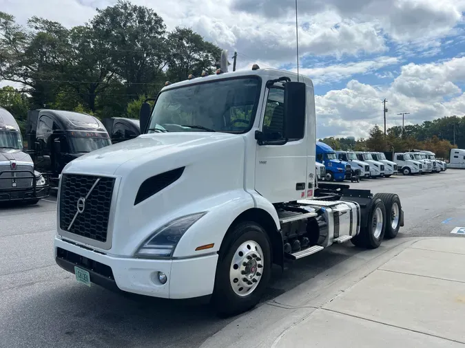 2020 Volvo VNR64T300