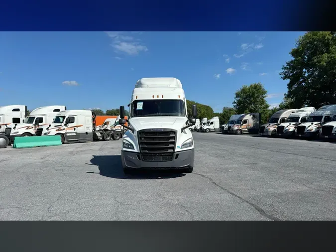 2022 Freightliner Cascadia 126
