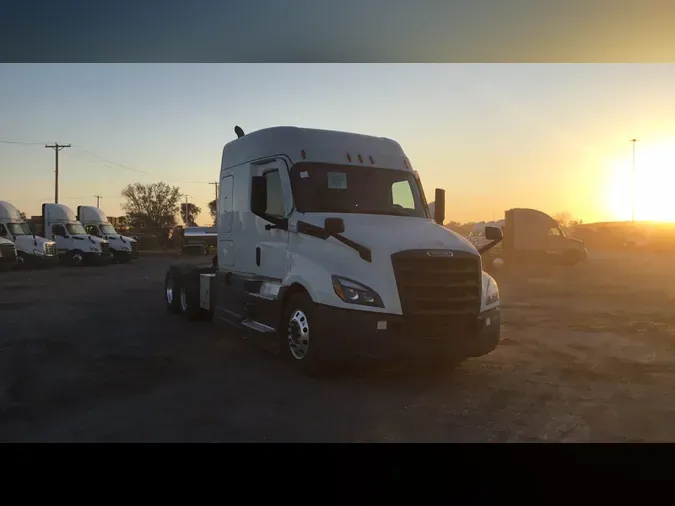 2022 Freightliner Cascadia 126834da5d5bba969916b34682840ec926e