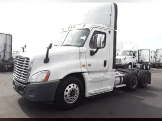 2017 Freightliner CASCADIA 125