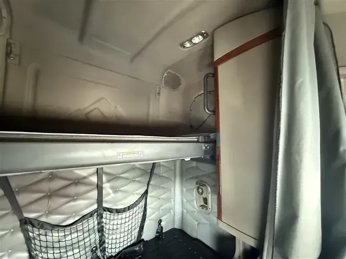 2016 FREIGHTLINER CASCADIA EVOLUTION
