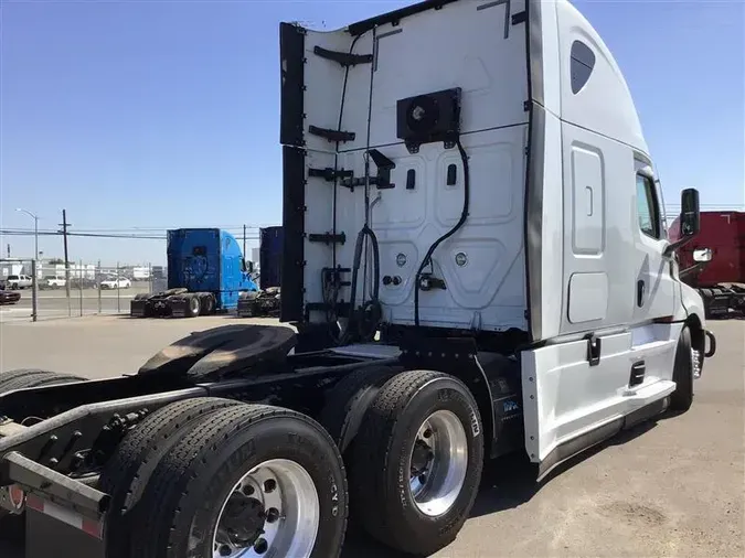 2021 FREIGHTLINER CA126