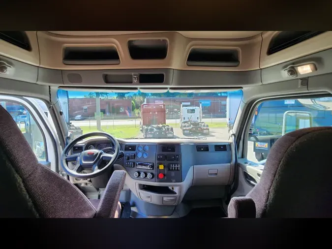 2022 Peterbilt 579
