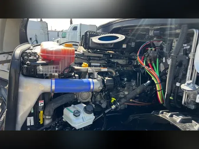 2021 FREIGHTLINER CA126