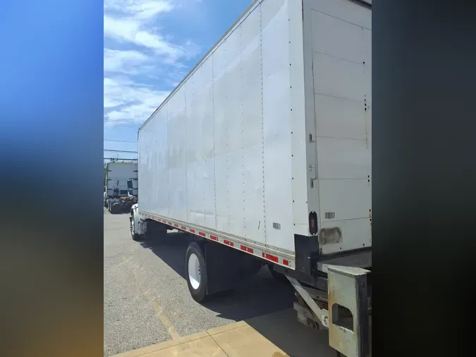 2018 FREIGHTLINER M2 106