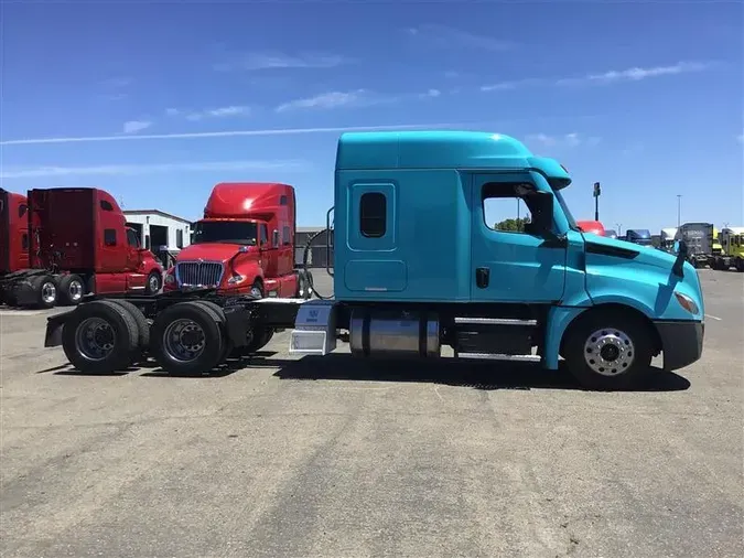 2021 FREIGHTLINER CASCADIA