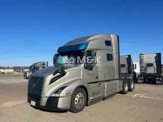 2021 VOLVO VNL64T760