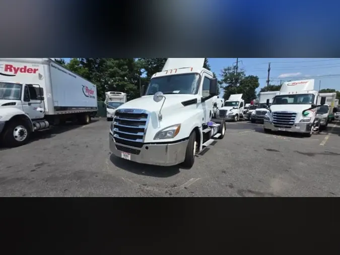 2020 FREIGHTLINER/MERCEDES NEW CASCADIA 126835cb67d5f136e75df2f2164bb53657f