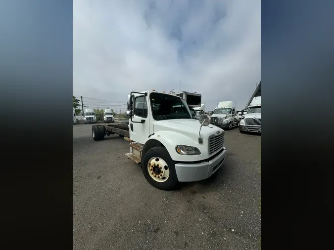 2015 FREIGHTLINER/MERCEDES M2 106