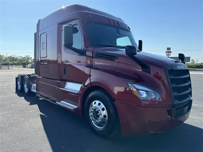 2019 FREIGHTLINER CA126