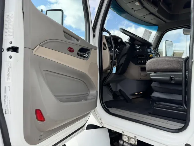 2022 Peterbilt 579