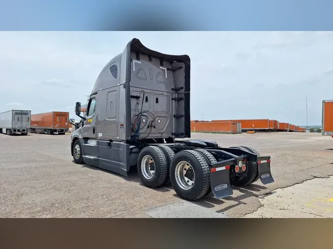2025 Freightliner Cascadia 126