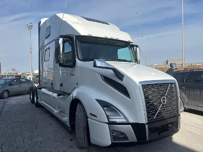 2022 VOLVO VNL64T860