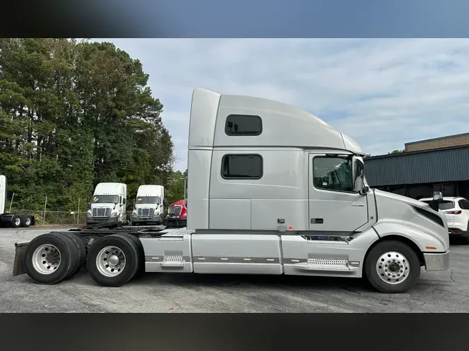 2022 VOLVO VNL64T860