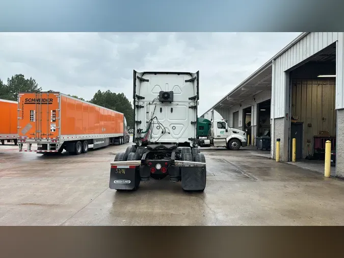 2022 Freightliner Cascadia