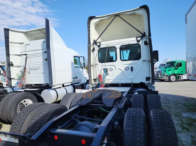 2020 FREIGHTLINER/MERCEDES CASCADIA 125