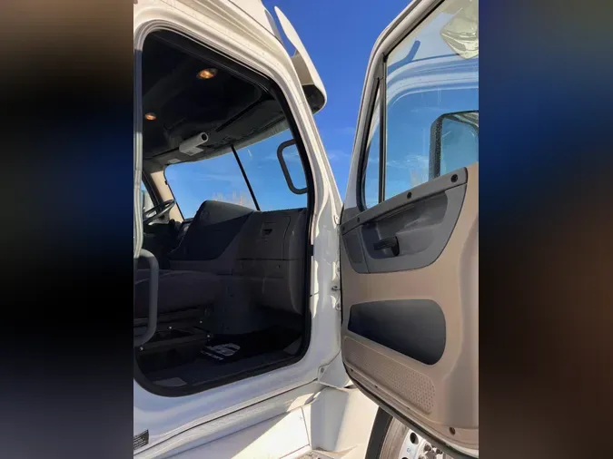 2020 Freightliner Cascadia