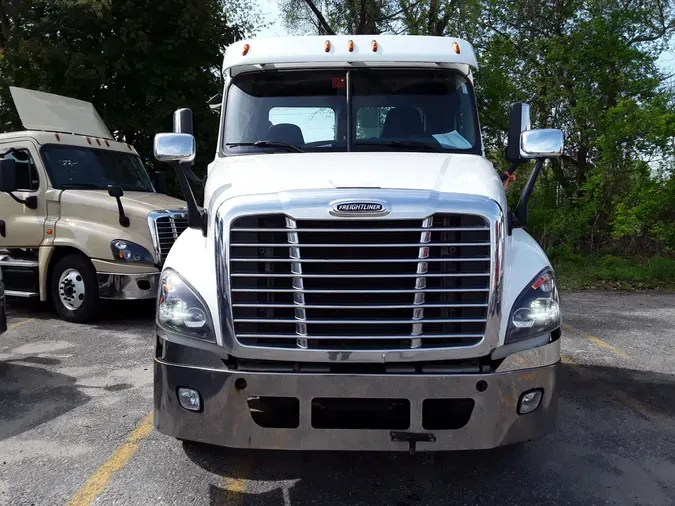 2019 FREIGHTLINER/MERCEDES CASCADIA 125