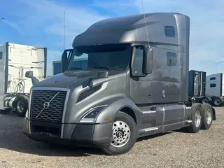 2020 VOLVO VNL64T760