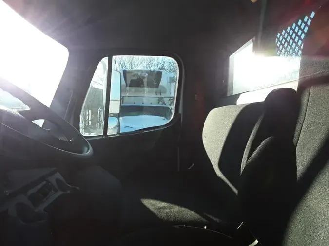 2018 FREIGHTLINER/MERCEDES M2 106