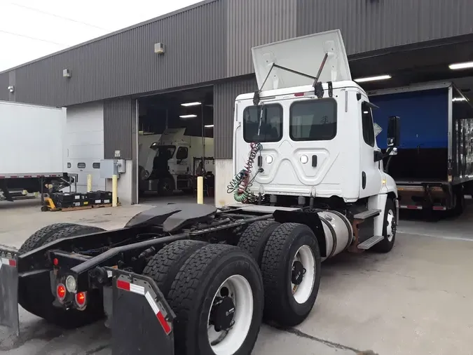 2018 FREIGHTLINER/MERCEDES CASCADIA 125836d5ca60b1bdcc2bc4bb2b7d69a695c