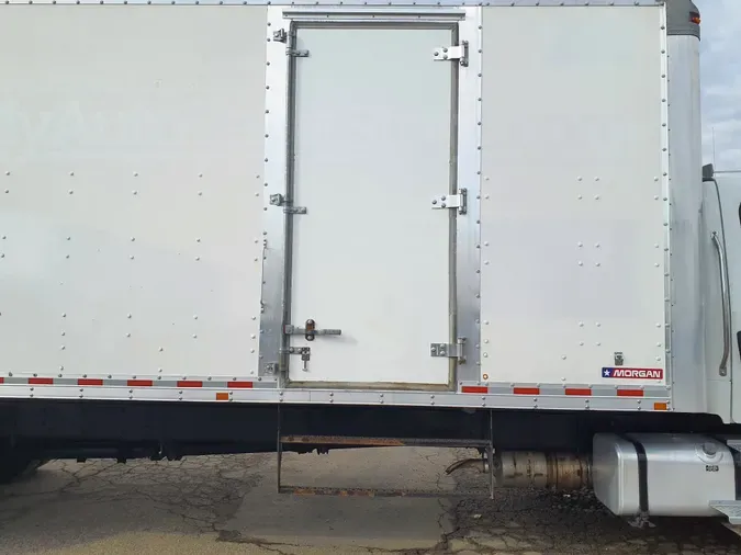 2020 FREIGHTLINER/MERCEDES M2 106