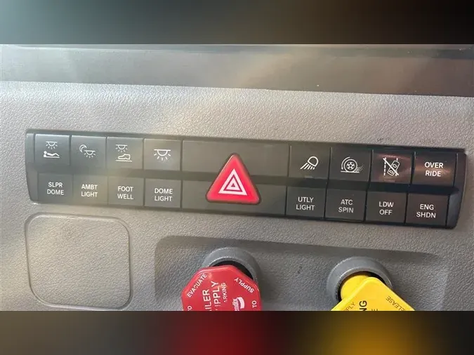 2022 FREIGHTLINER CA126