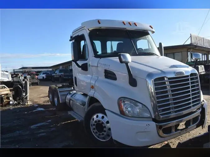 2017 FREIGHTLINER CASCADIA 113