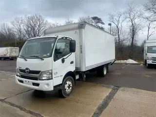 2019 HINO 195