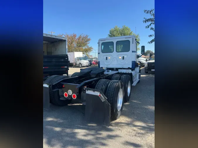 2018 FREIGHTLINER/MERCEDES CASCADIA 125