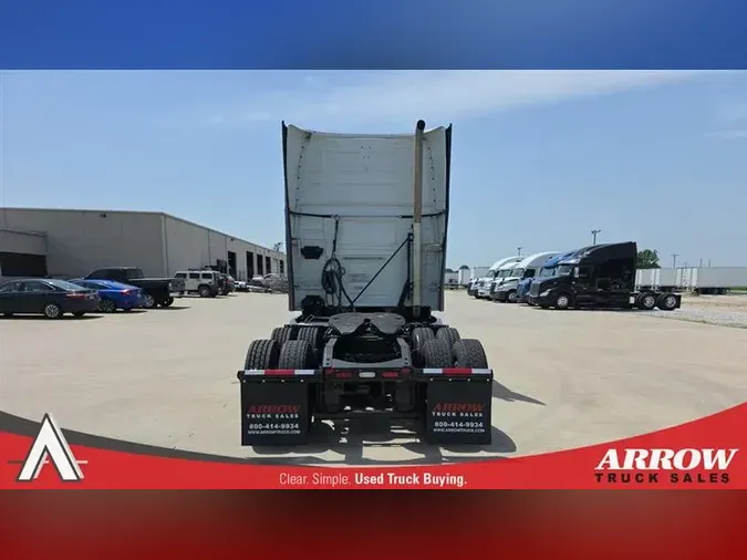 2021 VOLVO VNL860