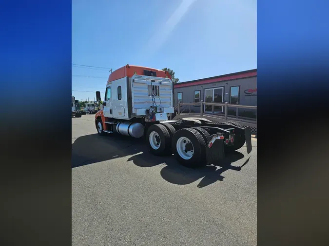 2017 FREIGHTLINER/MERCEDES CASCADIA 125