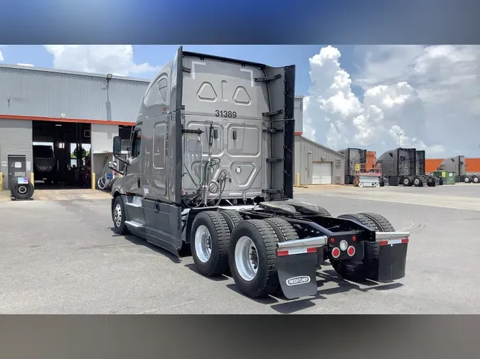 2024 Freightliner Cascadia 126