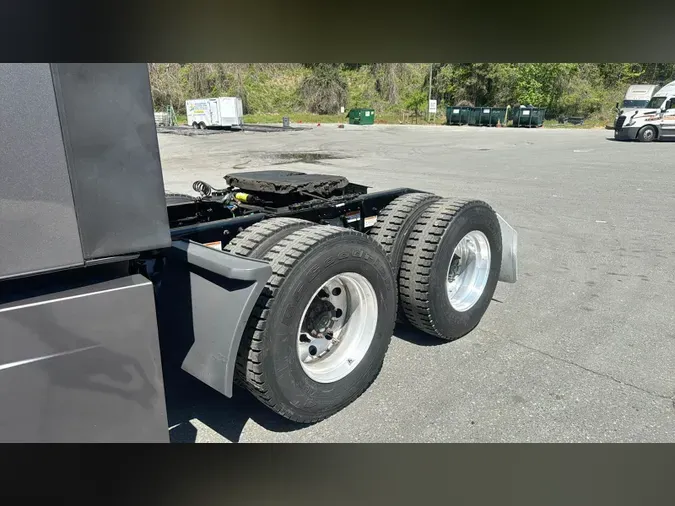 2021 Freightliner Cascadia 126