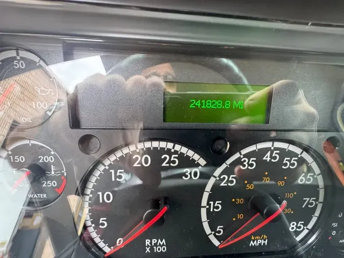 2019 FREIGHTLINER M2 106