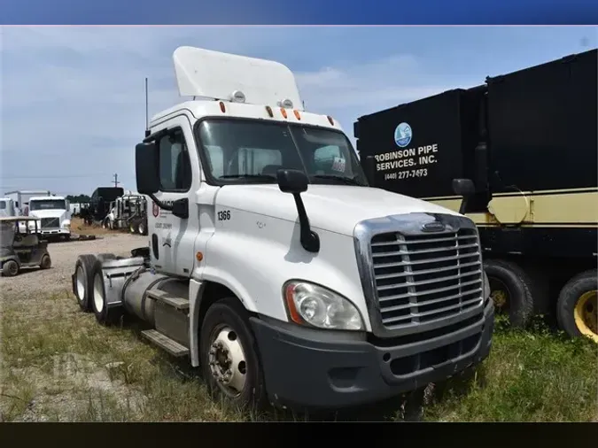 2011 FREIGHTLINER CASCADIA 125