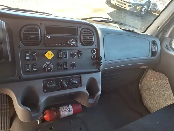 2019 FREIGHTLINER/MERCEDES M2 10683812f392b0bd68041e861f545065fd3