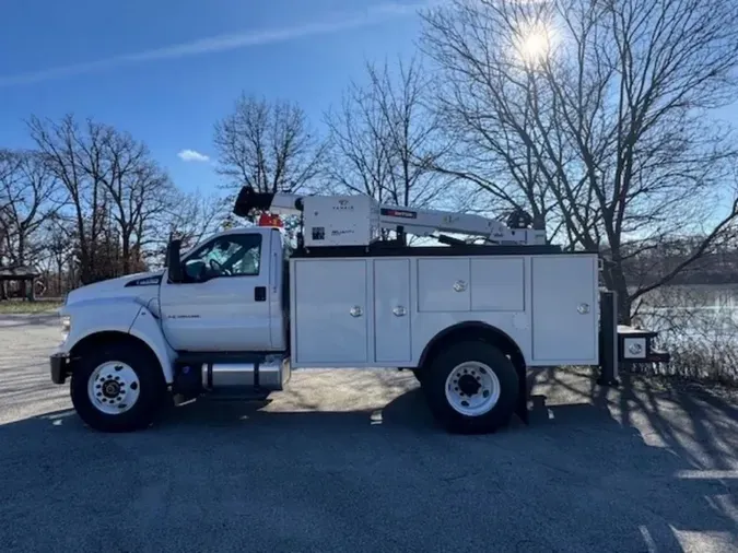 2025 Ford F-750SD