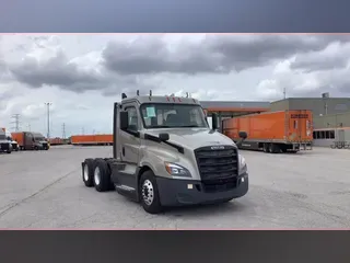 2020 Freightliner Cascadia 126