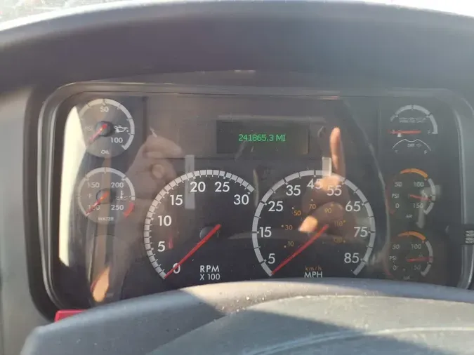 2018 FREIGHTLINER/MERCEDES M2 106